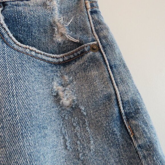 MOUSSY VINTAGE Exposed Button Fly Distressed Raw Hem Jean Shorts - Picture 7 of 15